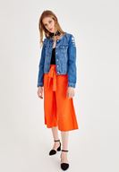 Bayan Mavi Yırtık Detaylı Jean Ceket