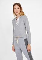 Bayan Gri Biye Detaylı Kısa Sweatshirt