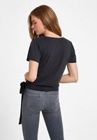 Bayan Siyah Kruvaze Yaka Bağlamalı Tişört