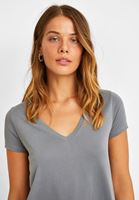 Bayan Gri Yumuşak Tuşeli V Yaka Tişört