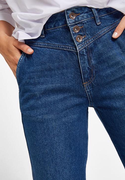 Askılı Bluz ve Mom Jean Kombini