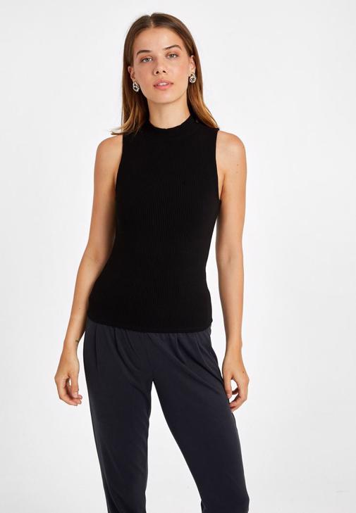 Balıkçı Yaka Atlet ve Yumuşak Dokulu Orta Bel Pantolon Kombini