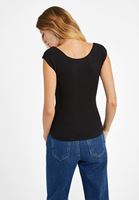 Bayan Siyah Kayık Yaka Kısa Kollu Tişört