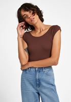 Bayan Kahverengi Kayık Yaka Kısa Kollu Tişört
