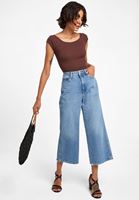 Bayan Kahverengi Kayık Yaka Kısa Kollu Tişört