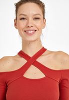 Bayan Kiremit Kesik Yaka Detaylı Tişört