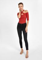 Bayan Kiremit Kesik Yaka Detaylı Tişört