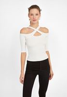 Bayan Krem Kesik Yaka Detaylı Tişört