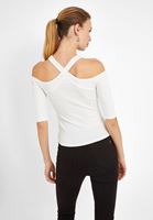 Bayan Krem Kesik Yaka Detaylı Tişört