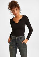 Bayan Siyah Yaka Detaylı Bluz