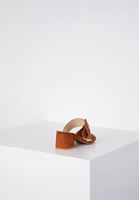 Bayan Kahverengi Toka Detaylı Topuklu Terlik