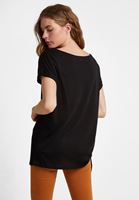 Bayan Siyah Bağlama Detaylı Bot Yaka Tişört