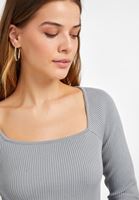 Bayan Gri Kare Yaka Triko Kazak