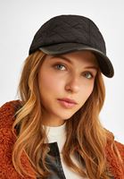 Bayan Siyah Dokulu Şapka