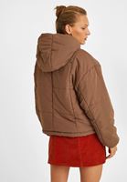 Bayan Kahverengi Kapüşonlu Şişme Mont