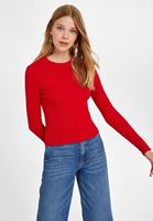 Bayan Kırmızı Örgü Detaylı Kısa Kazak