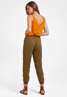 Jogger Pantolon ve V Yaka Dantelli Atlet