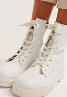 Bayan Beyaz Bağcıklı Postal