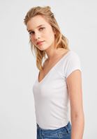 Bayan Beyaz Biye Detaylı V Yaka Tişört