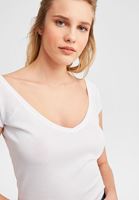 Bayan Beyaz Biye Detaylı V Yaka Tişört