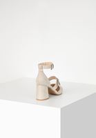 Bayan Krem Toka Detaylı Topuklu Ayakkabı