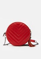 Bayan Kırmızı Püsküllü Askılı Çanta