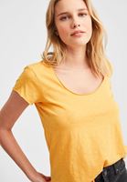 Bayan Sarı Kısa Kollu U Yaka Tişört