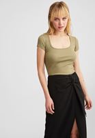 Bayan Yeşil U Yaka Tişört