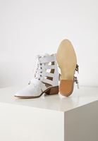 Bayan Beyaz Cut Out Bilek Bot