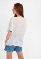 Bayan Beyaz Sıfır Yaka Volanlı Tişört