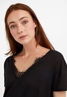 Bayan Siyah V Yaka Dantel Detaylı Tişört