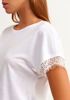 Bayan Beyaz Boat-Neck Dantelli Tişört
