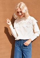 Bayan Krem Romantik Nakışlı Triko