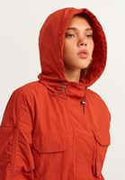 Bayan Kırmızı Kapüşonlu Yağmurluk