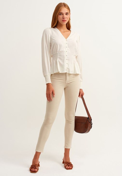Romantik Gipeli Bluz ve Toparlayıcı Skinny Pantolon Kombini