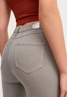 Toparlayıcı Etkili Skinny Pantolon ve Romantik Gipeli Bluz Kombini