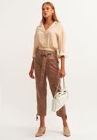 Bayan Bej Kol Katlamalı Crop Gömlek