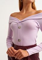 Bayan Mor Off-Shoulder Düğmeli Bluz