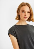 Bayan Siyah Sırt Detaylı Yumuşak Tuşeli Bluz