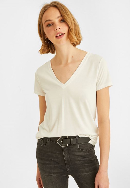 Krem Yumuşak Tuşeli V Yaka Tişört