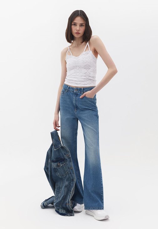 Askılı Atlet ve Boyfriend Ceket Kombini