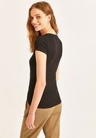 Bayan Siyah U Yaka Tişört