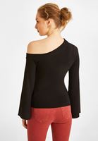 Bayan Siyah Omzu Açık Kazak