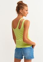 Bayan Yeşil Kesik Detaylı Atlet