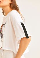 Bayan Beyaz Baskı Detaylı Crop Tişört