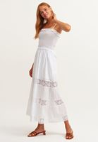 Bayan Beyaz Romantik Dokunuşlu Dantelli Elbise