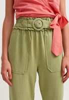 Bayan Yeşil Kemer Detaylı Pantolon