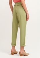 Bayan Yeşil Kemer Detaylı Pantolon