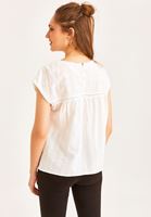 Bayan Beyaz Dantel Detaylı Bluz
