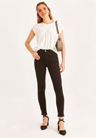 Bayan Beyaz Dantel Detaylı Bluz